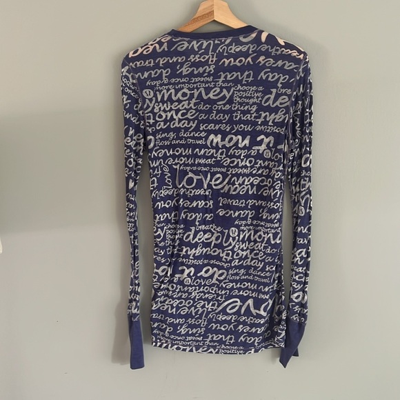 LULULEMON Blue Graphic all Over Long Sleeve Top Size Large - Picture 3 of 8